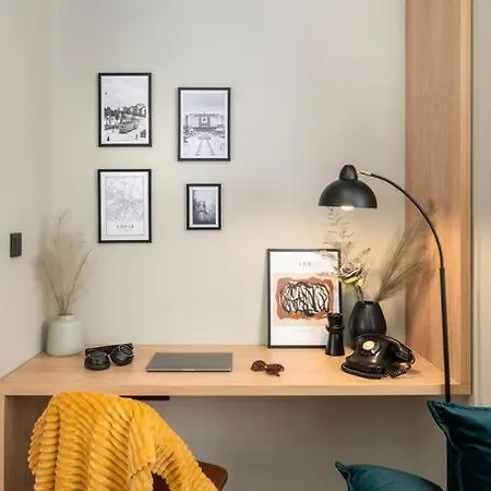 Апартамент New! High-street Stylish Flat *