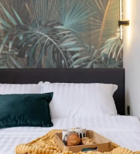 New! High-street Stylish Flat Апартамент *