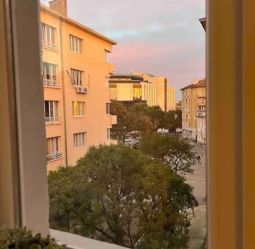 Apartamento New! High-street Stylish Flat