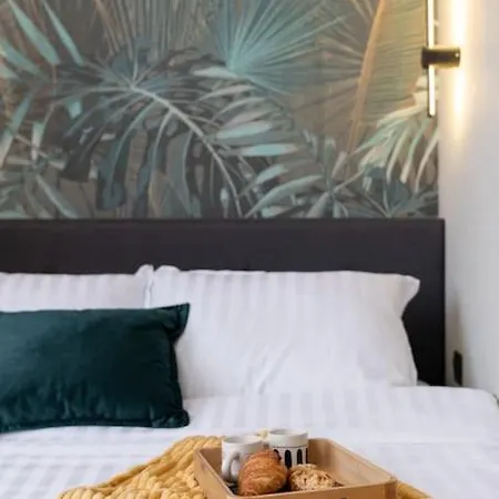 New! High-street Stylish Flat شقة *