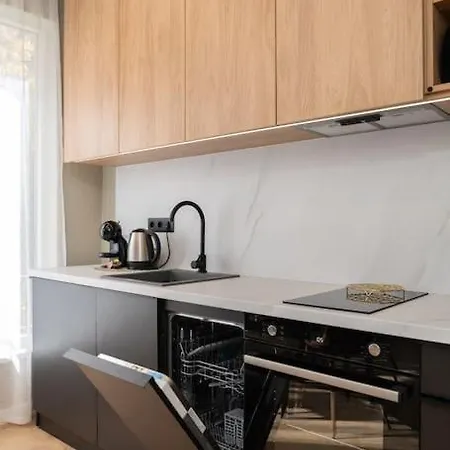 New! High-street Stylish Flat شقة صوفيا