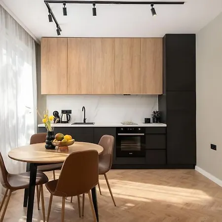 New! High-street Stylish Flat شقة